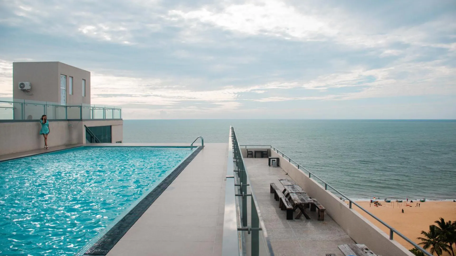 Serenity Studio Apartment By Ocean Breeze Negombo Sri Lanka