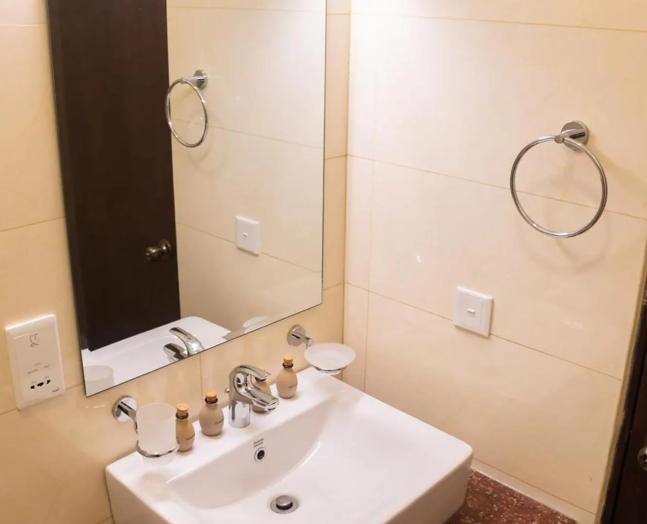 Serenity Studio Apartment By Ocean Breeze Negombo 0*,